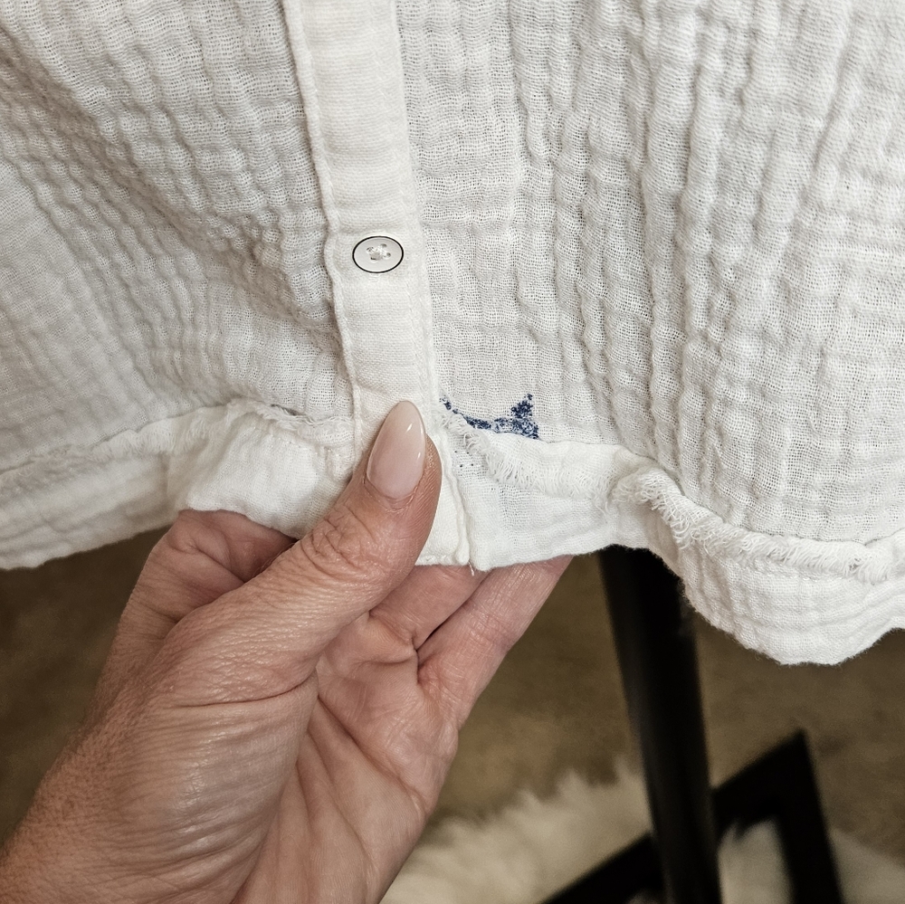 Nwot Splendid Button Up Blouse - image 7